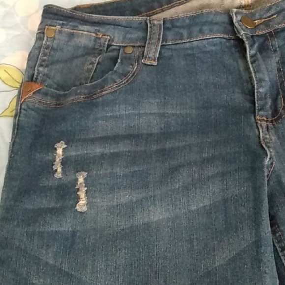 Relativity Above Ankle Jeans - Picture 4 of 8